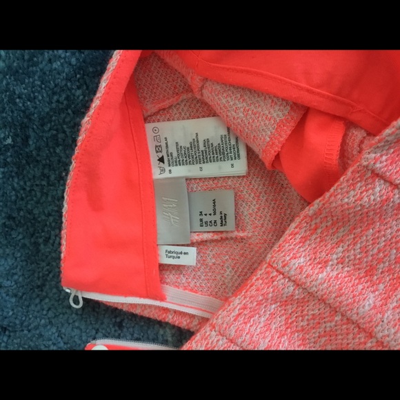 Hot pink high rise hotpants - Picture 3 of 3